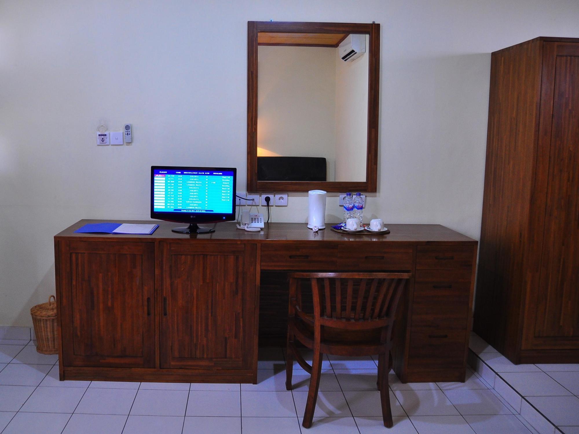 Si Doi Hotel Legian Kuta Lombok Exterior foto